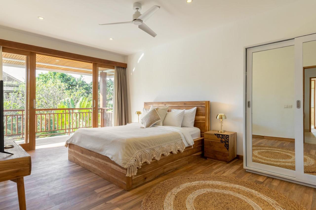Villa Lumut 3 Bedrooms Central Seminyak Екстериор снимка