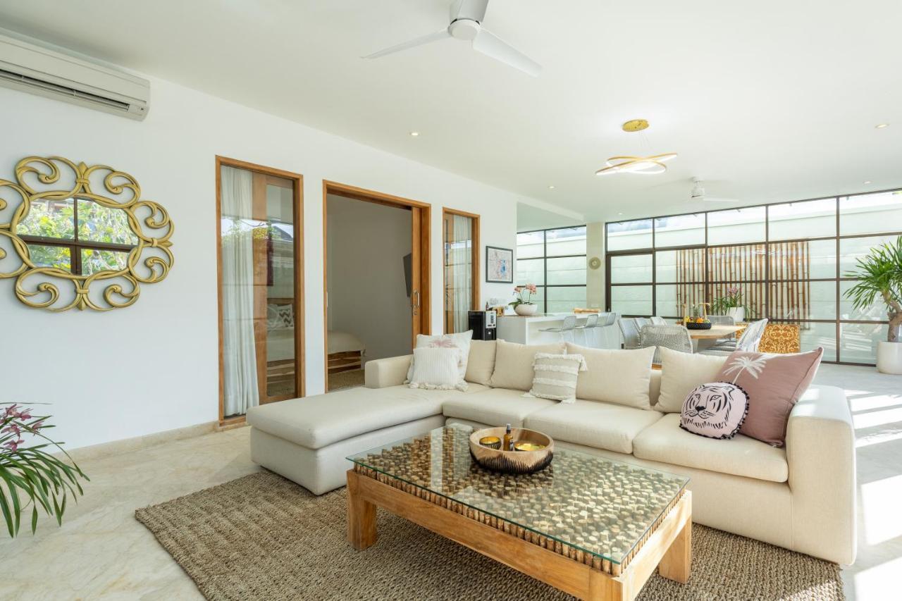 Villa Lumut 3 Bedrooms Central Seminyak Екстериор снимка
