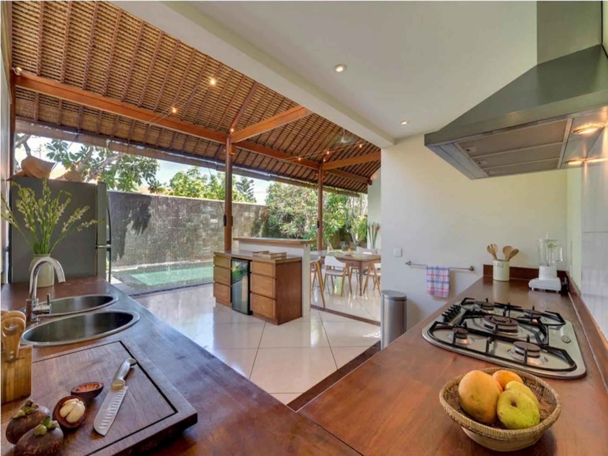 Villa Lumut 3 Bedrooms Central Seminyak Екстериор снимка